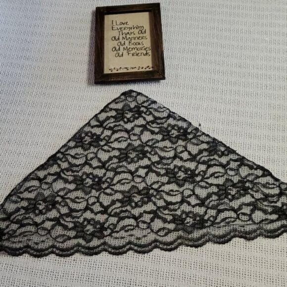 Vintage 60-70's Black Lace Prayer Headcovering - Picture 3 of 5